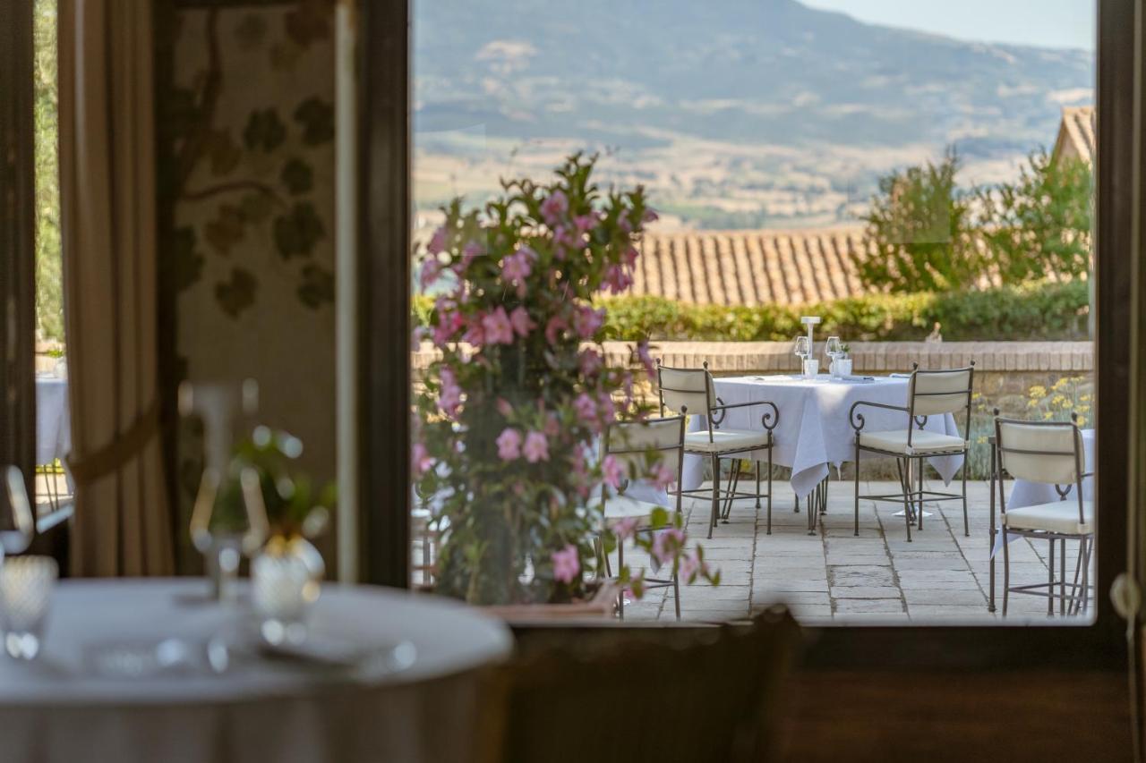 Castello Banfi - Il Borgo - Relais Et Chateaux Poggio alle Mura Exteriér fotografie