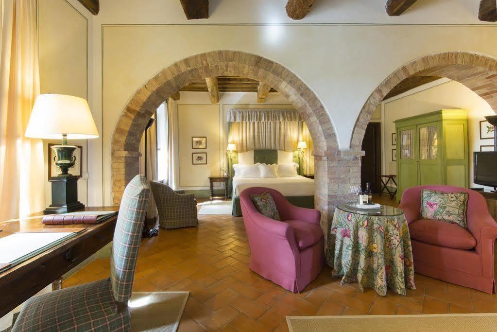 Castello Banfi - Il Borgo - Relais Et Chateaux Poggio alle Mura Exteriér fotografie