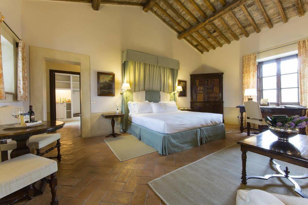 Castello Banfi - Il Borgo - Relais Et Chateaux Poggio alle Mura Exteriér fotografie
