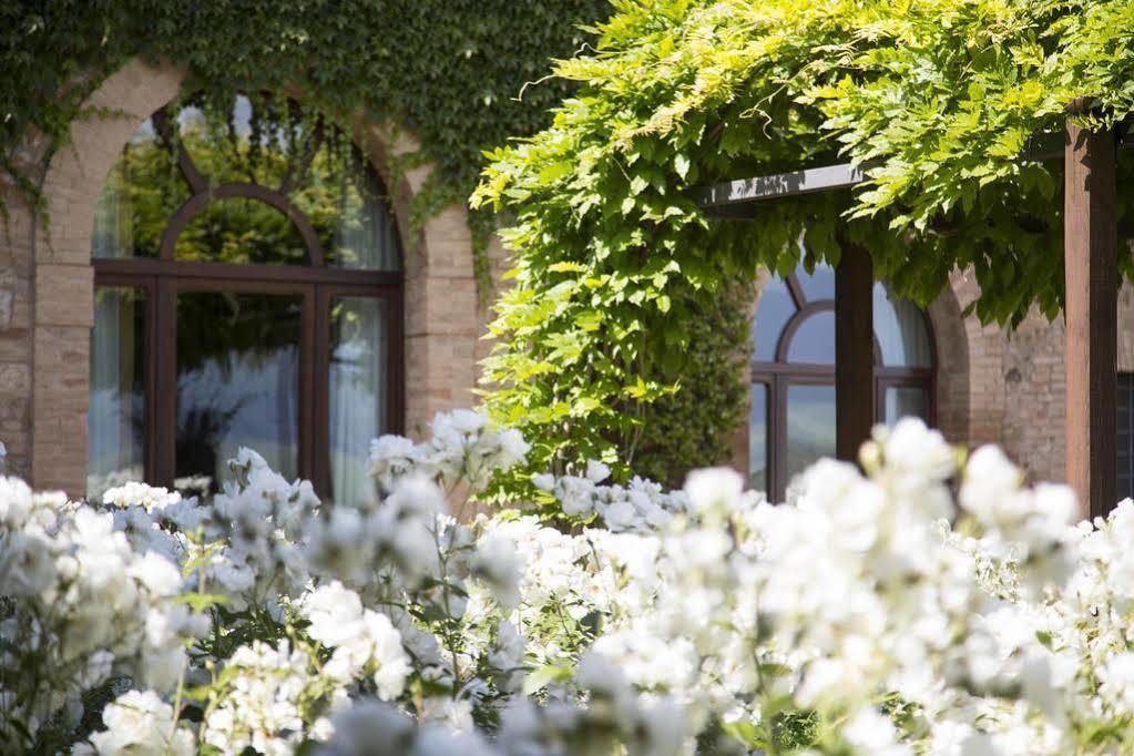 Castello Banfi - Il Borgo - Relais Et Chateaux Poggio alle Mura Exteriér fotografie
